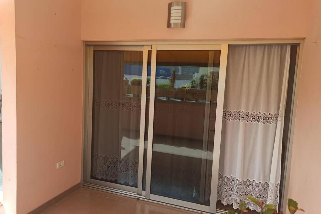 Spacious Apartment Just Few Steps Of The Ocean In La Caleta 아데제 외부 사진