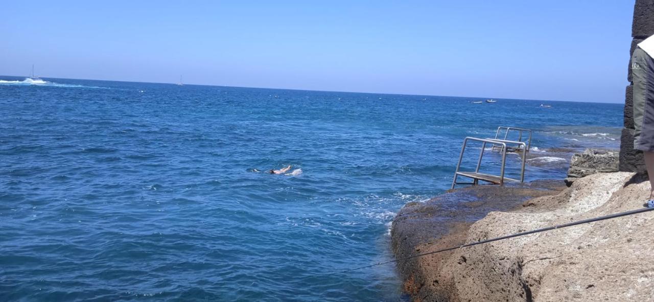Spacious Apartment Just Few Steps Of The Ocean In La Caleta 아데제 외부 사진